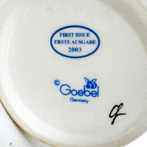 Goebel Hummel "Windy Wishes" #2079/B (2003) First Issue - TMK8 - Picture 13 of 13